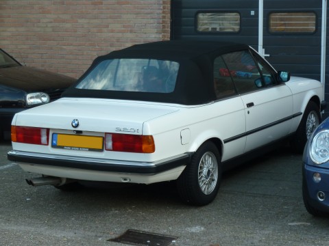 BMW E30, softtop Sonnenland Classic zwart (5)