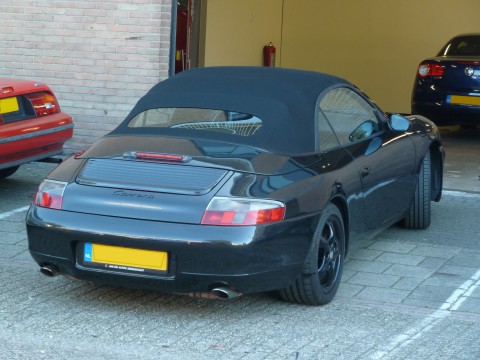 Porsche 996, softtop Sonnenland A5 zwart met glazen achterruit (14)