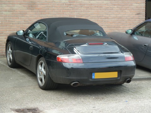 Porsche 996, softtop Sonnenland A5 zwart met glazen achterruit (16)