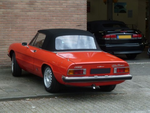 Afdekhoes (maathoes) Alfa Romeo Spider 70-93 rood