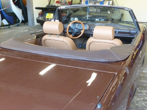 Kaphoes Peugeot 504 cabriolet vinyl bruin