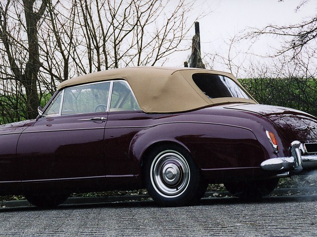 Bentley Parkward, door ons gewijzigd kapframe, nieuwe binnenhemel en softtop van Sonnenland Classic 