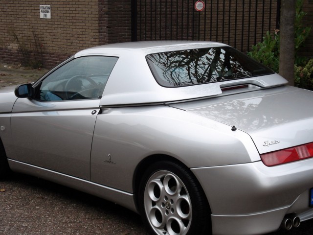 Alfa Romeo Spider 916 / Hardtop origineel zilver