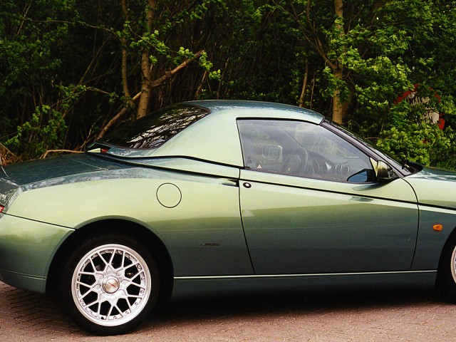 Alfa Romeo Spider 916 / Hardtop Wiesmann