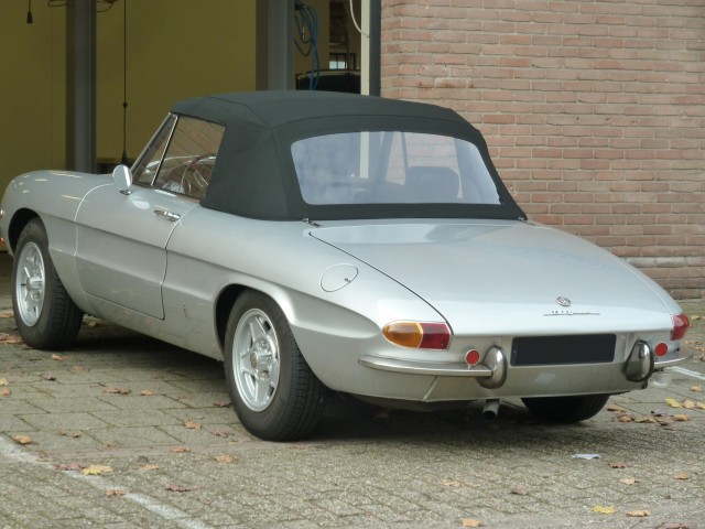 Alfa Romeo Duetto / cabriokap stof zwart