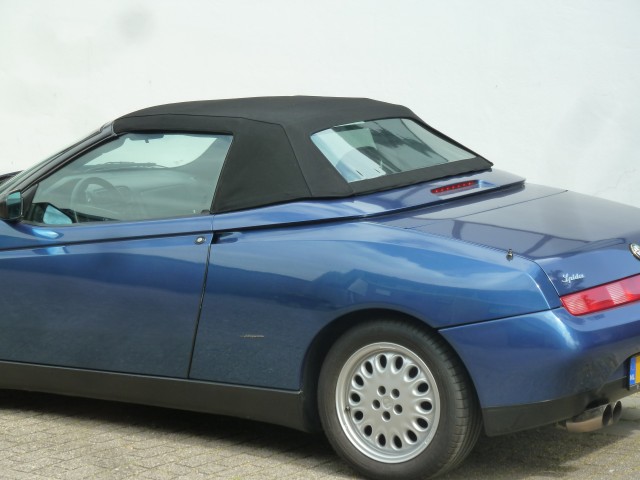 Alfa Romeo 916, softtop Stayfast zwart (1)