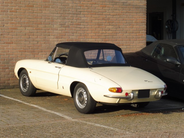 Alfa Romeo Duetto softtop Sonnenland zwart (1)