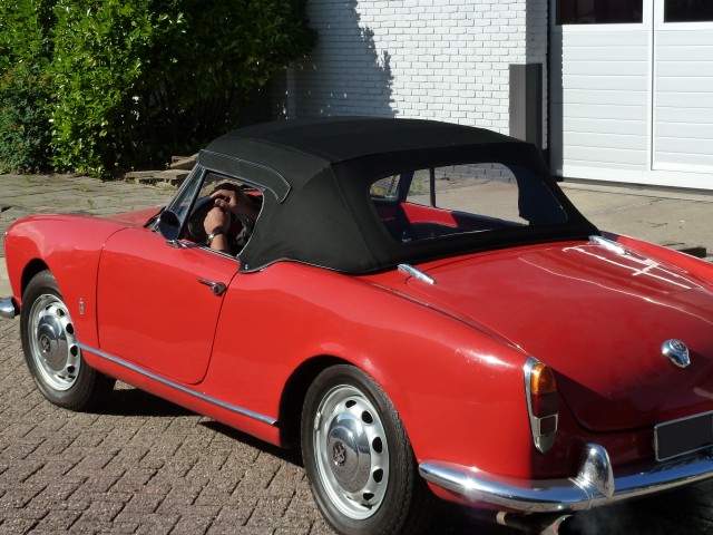 Alfa Romeo Giuletta Spider softtop, Sonnenland Classic  (5)