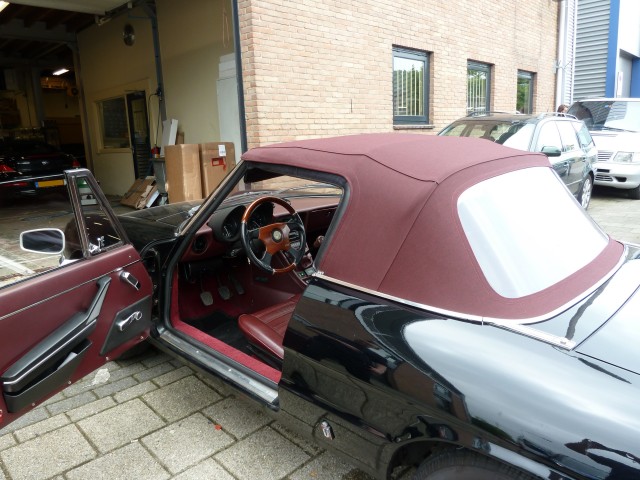 Alfa Romeo Spider, softtop Sonnenland A5 rood (2)