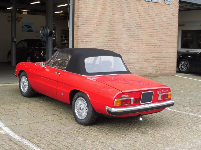 Alfa Romeo Spider softtop Sonnenland A5 zwart (6)