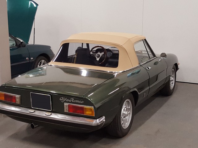 Alfa Romeo Spider softtop Sonnenland Classic beige