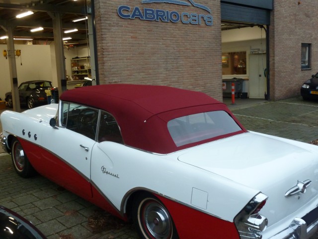 Buick  Special Convertible '55, softtop Stayfast rood (6)