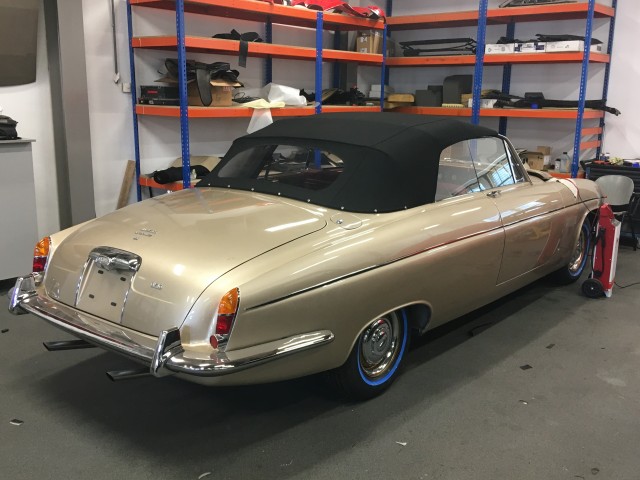 Jaguar 420G, cabriokap tailormade van Sonnenland Classic