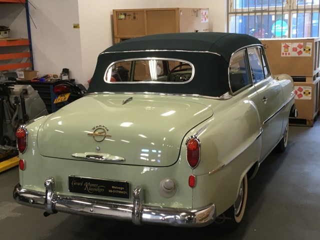 Opel Rekord Olympia cabriolet, zeldzame auto met cabriokap van groene Sonnenland stof!