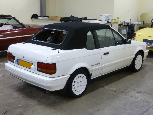 Mazda 323 cabriolet, softtop tailor-made van Sonnenland A5 zwart (3)
