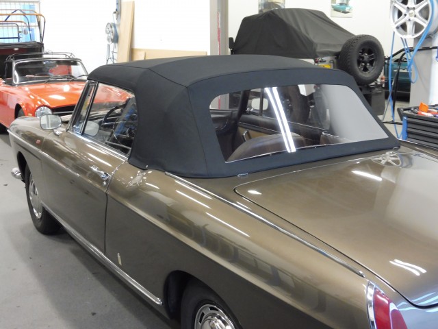 Peugeot 404 Cabriolet, cabriokap Sonnenland Classic zwart