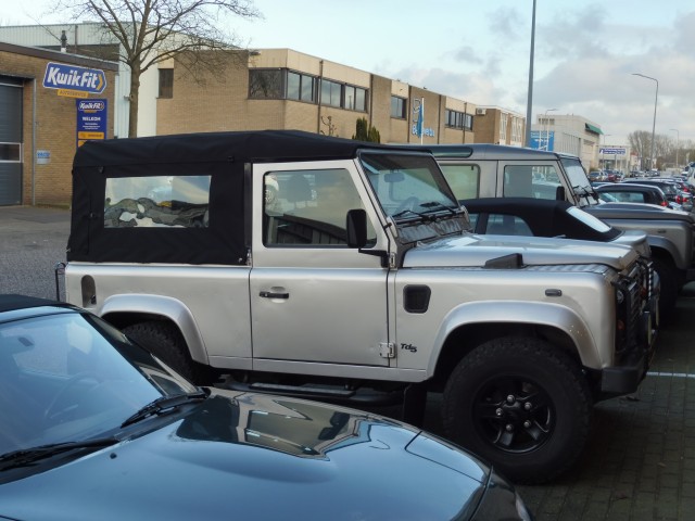 Land Rover Defender, softtop tailor-made Sonnenland A5