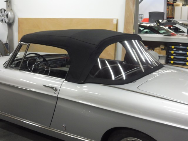 Peugeot 404 cabriolet, tailormade van Sonnenland Classic