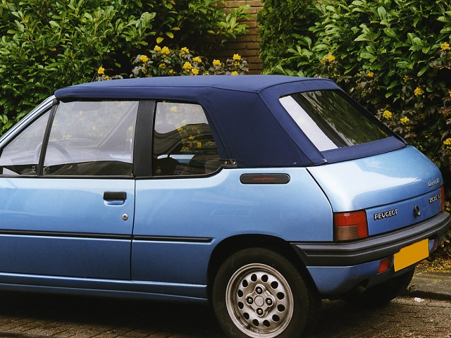 Peugeot 205 cabrio softtop Sonnenland A5 blauw