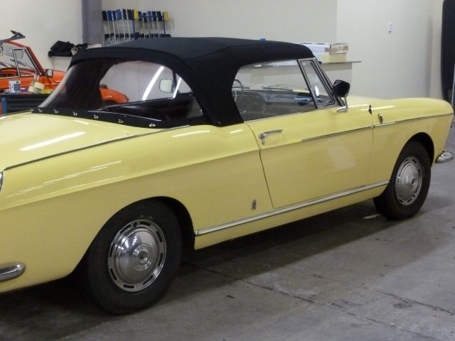 Peugeot 404 Cabriolet, cabriokap Sonnenland Classic zwart met uitritsbare panoramaruit