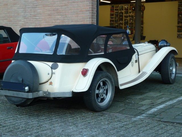 VW Ruska Regina, softtop taylormade van Sonnenland Classic,zwart (8)